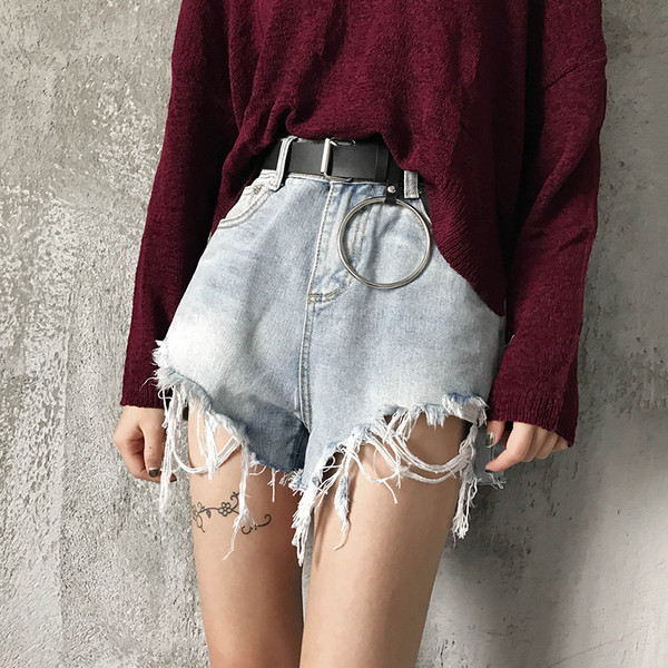 Μοναδικό σκισμένα τζιν παντελόνι σύντομο