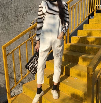 Μεγάλη κυρίες φόρμες μοντέρνο στυλ σε μαύρο και άσπρο