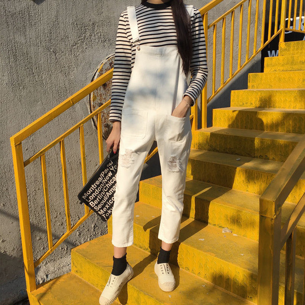 Μεγάλη κυρίες φόρμες μοντέρνο στυλ σε μαύρο και άσπρο