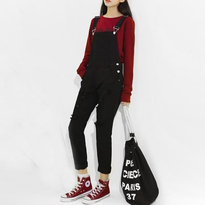 μοντέλο χτύπημα για τις γυναίκες τραχύς φόρμες σε λευκό και μαύρο έκδοση