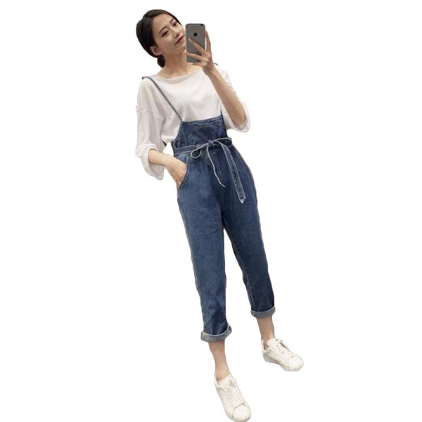 Стилен небрежен дамски гащеризон с тънки презрамки и връзка на кръста