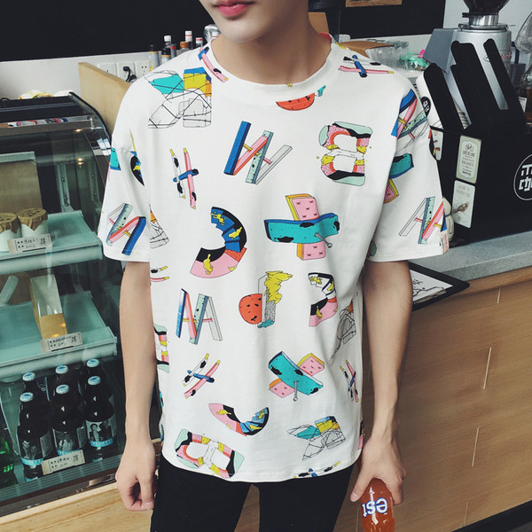 Шарена мъжка тениска с къс ръкав идеална за горещите летни дни