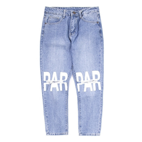 Страхотни мъжки дънки със скъсано коляно