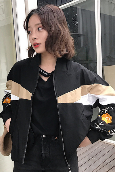 Пролетна дамска ветровка с флорални мотиви - светъл и тъмен вариант