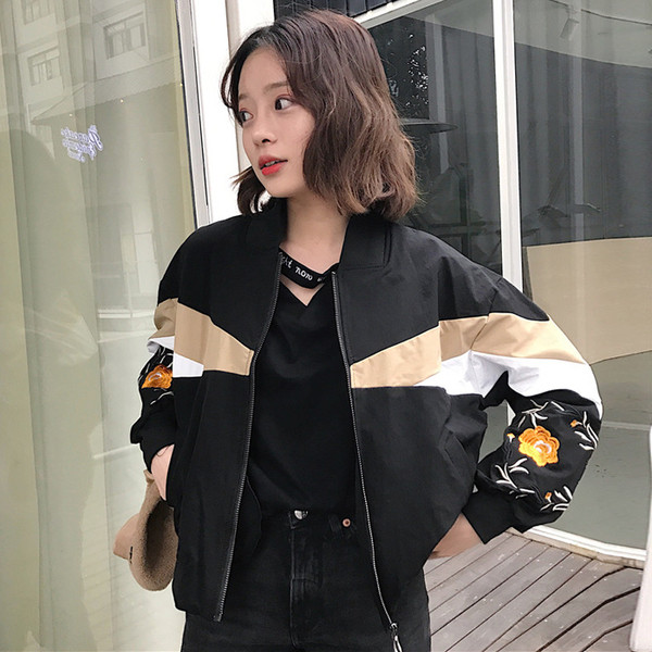 Пролетна дамска ветровка с флорални мотиви - светъл и тъмен вариант