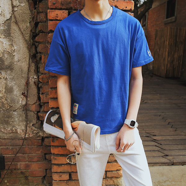 πουκάμισο ανδρών σε διάφορα χρώματα κατάλληλα για τις ζεστές μέρες του καλοκαιριού