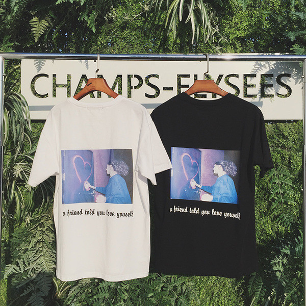 Екстравагантна мъжка тениска с апликация на гърба