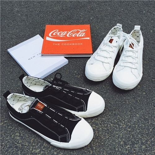 Страхотни ежедневни мъжки кецове черни и бели