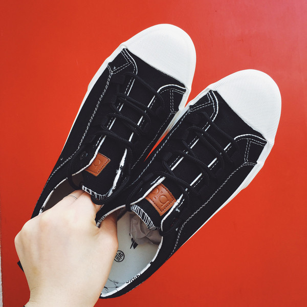 Страхотни ежедневни мъжки кецове черни и бели