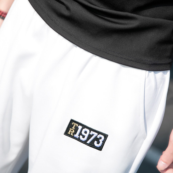 Пролетно-летни мъжки къси панталони с надпис New York в бял и черен цвят