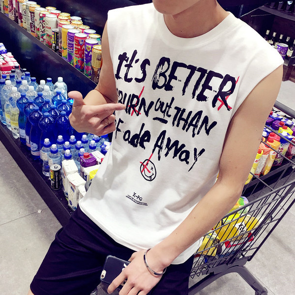 Свежа пролетно-лятна тениска без ръкави с принт