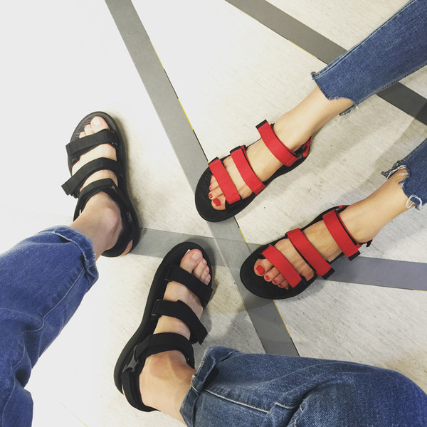 Ежедневни спортни неплъзгащи се мъжки черни сандали 