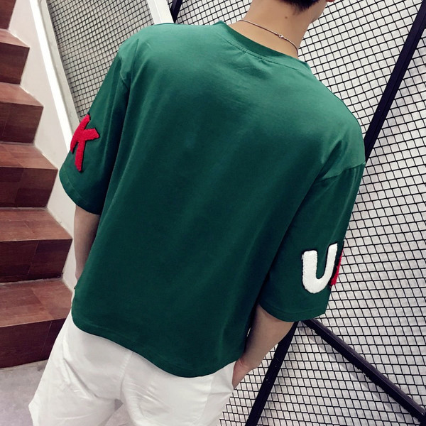 Интересна мъжка тениска с голям джоб отпред