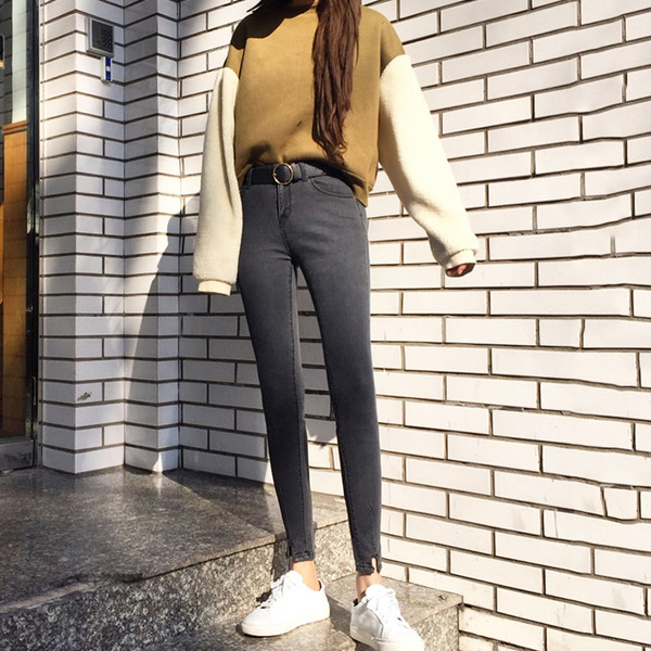 Модерни дамски впити дънки