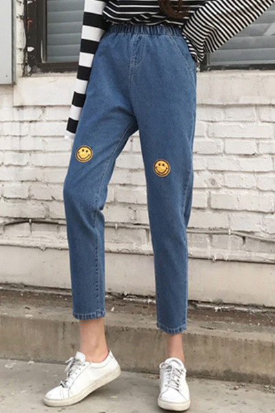 Μοντέρνα γυναικεία  κεντημένα τζιν