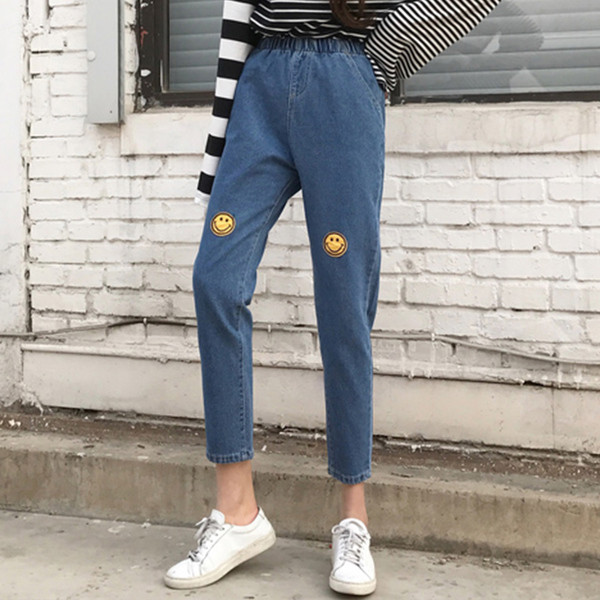 Μοντέρνα γυναικεία  κεντημένα τζιν