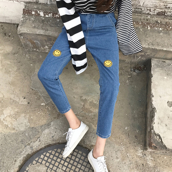 Μοντέρνα γυναικεία  κεντημένα τζιν