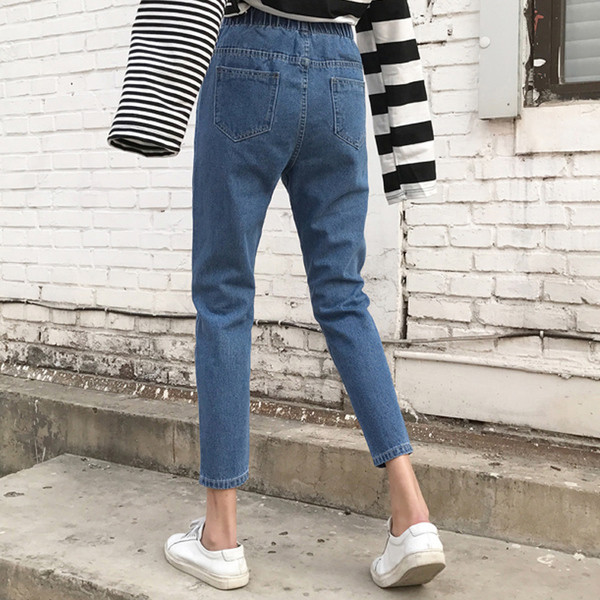 Μοντέρνα γυναικεία  κεντημένα τζιν