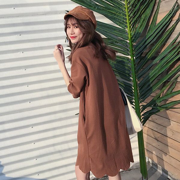 Ασυνήθιστη κυρίες φόρεμα με ενδιαφέροντα κινούμενα σχέδια για την άνοιξη και το καλοκαίρι