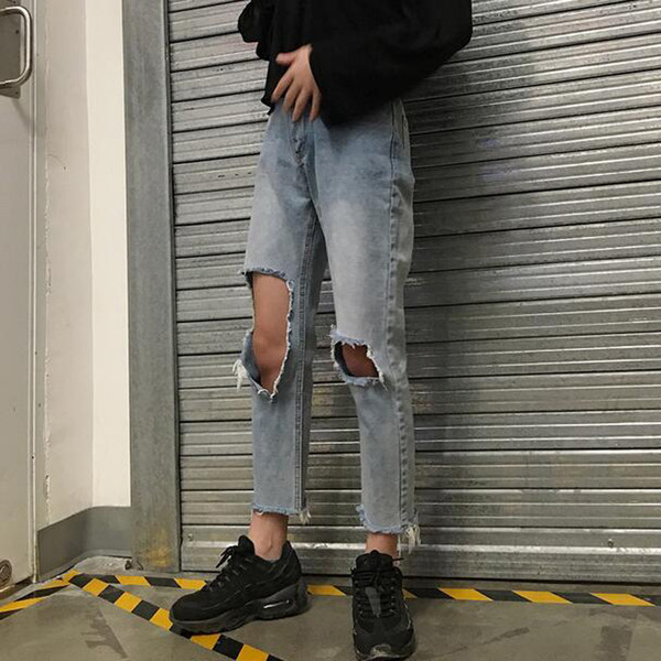 Уникални дамски дънки разкъсани на колената