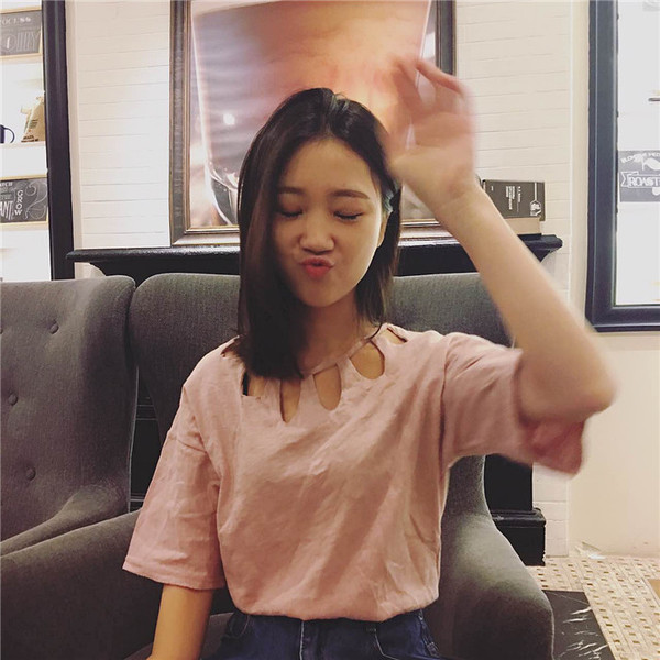 Πολύ ενδιαφέρον κυρίες μπλούζα με λαιμόκοψη τρύπες