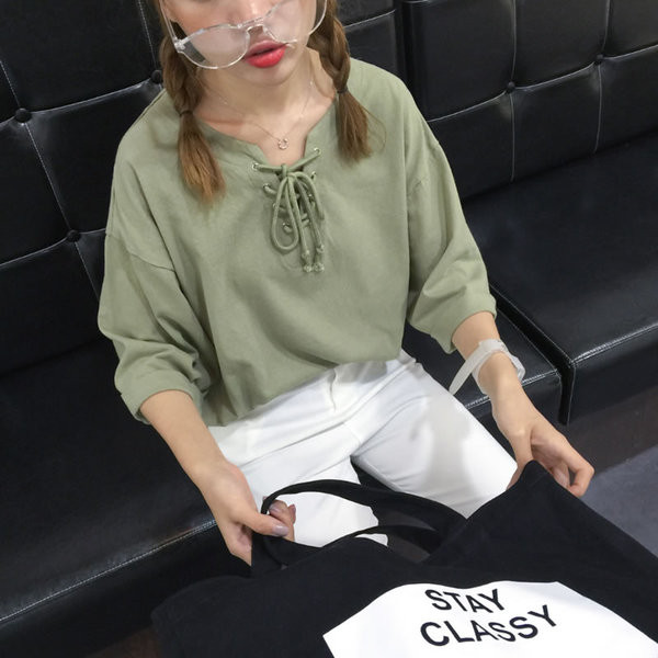 Ежедневна дамска блуза в няколко цвята с връзки 