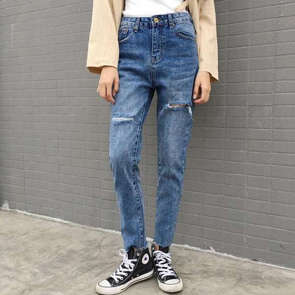 Μοντέρνα γυναικεία τζιν 