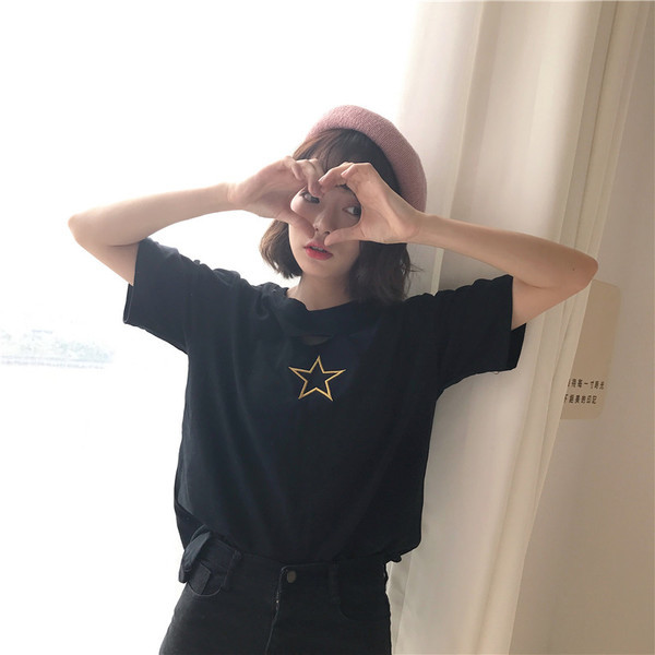 Модерна дамска дълга тениска с къс ръкав и бродерия звезда