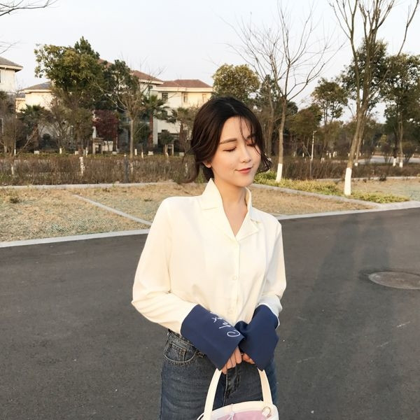 Стилна женска копринена риза с преливащи цветни ръкави