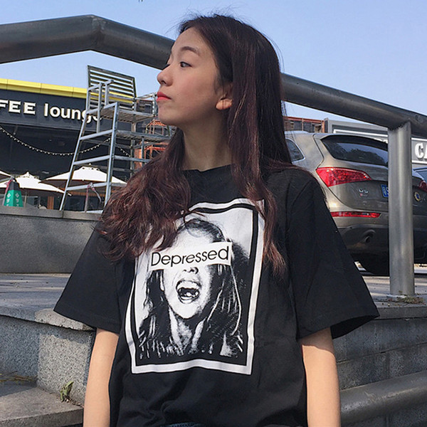 Спортно-елегантна дамска тениска в няколко цвята