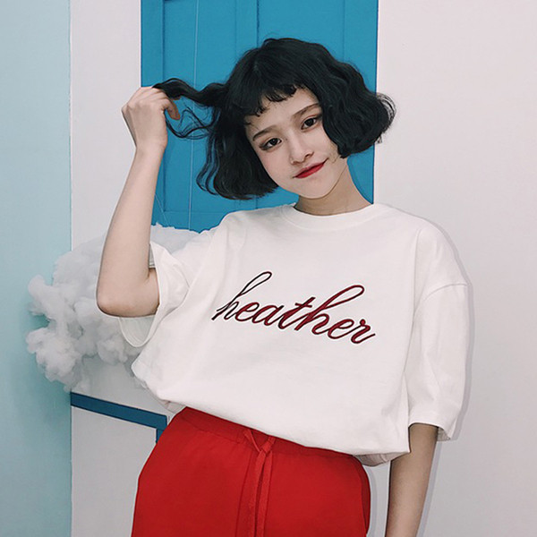 Стилна дамска тениска с къс ръкав в три цвята и широки ръкави