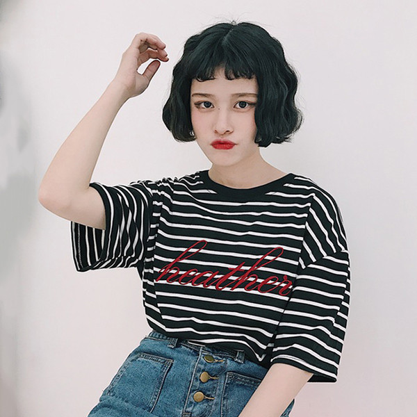 Стилна дамска тениска с къс ръкав в три цвята и широки ръкави