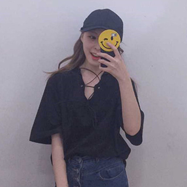 Черна дамска блуза с къс ръкав и връзки на врата