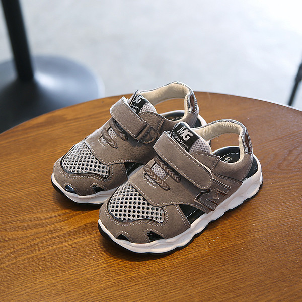 Детски дишащи маратонки в три цвята подходящи както за момченца така и за момиченца