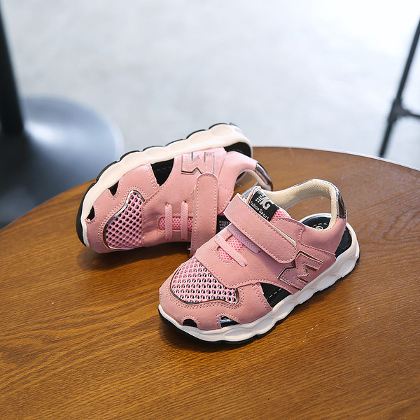 Детски дишащи маратонки в три цвята подходящи както за момченца така и за момиченца