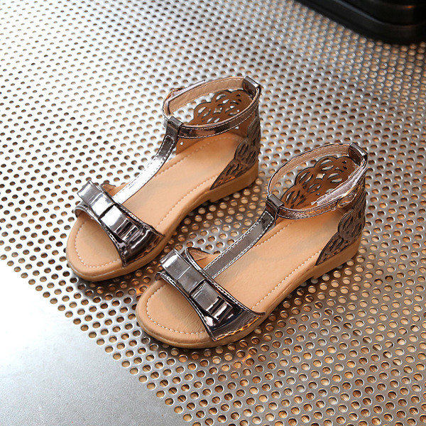 Детски сандалки за момиченце в три цвята