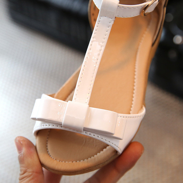 Детски сандалки за момиченце в три цвята