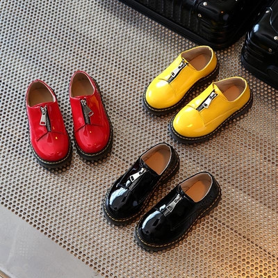 Лачени детски обувкички за момиченце в три цвята