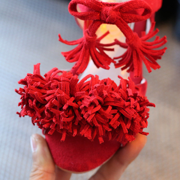 Μεγάλη σανδάλια για τα κορίτσια σε δύο χρώματα