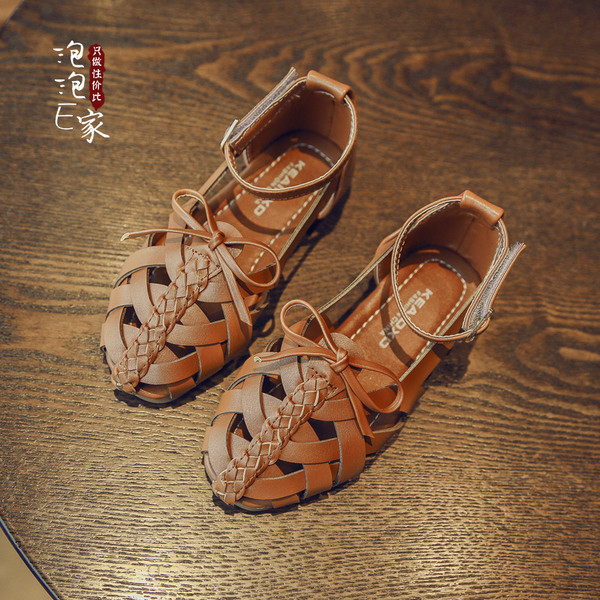 Детски кожени плетени сандали за момиче 