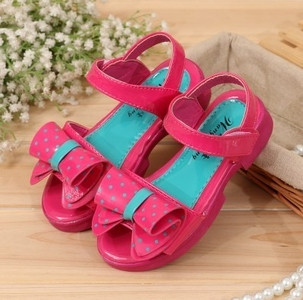 Μεγάλη σανδάλια από καουτσούκ για τα κορίτσια σε διάφορα χρώματα