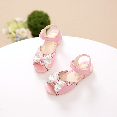 Πολύ όμορφα παιδικά σανδάλια κορίτσι με κορδέλα