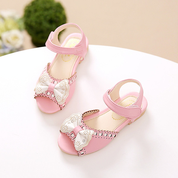 Πολύ όμορφα παιδικά σανδάλια κορίτσι με κορδέλα