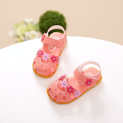 Απαλό παιδικό σανδάλια για το κορίτσι