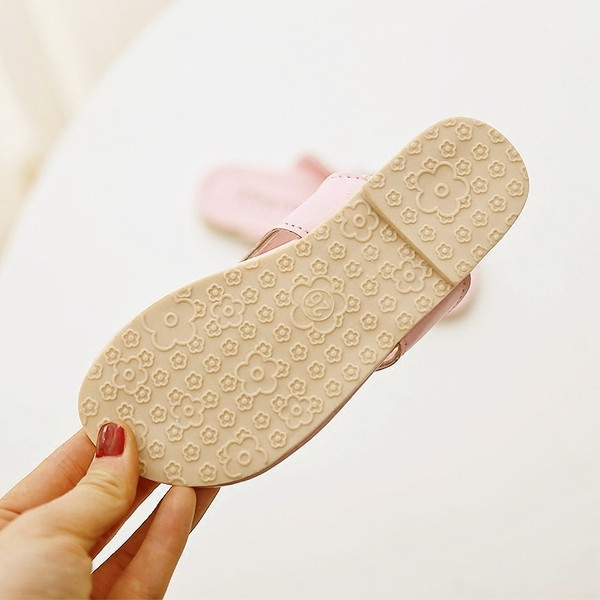 Μεγάλη παντόφλες κορίτσι σε τρία χρώματα