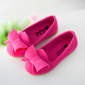 Много нежни  момичешки обувки с паднелка