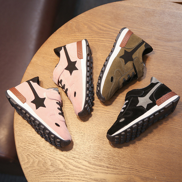 Детски обувки за момче и момиче в три цвята