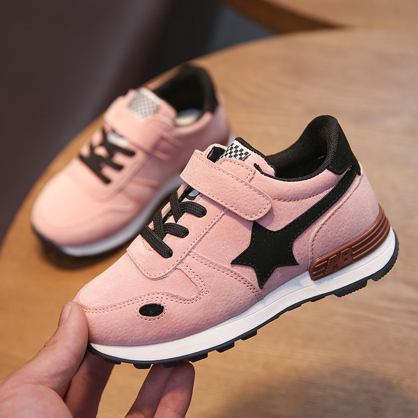 Детски обувки за момче и момиче в три цвята