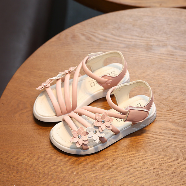 Μεγάλη σανδάλια για τα κορίτσια σε τρία χρώματα