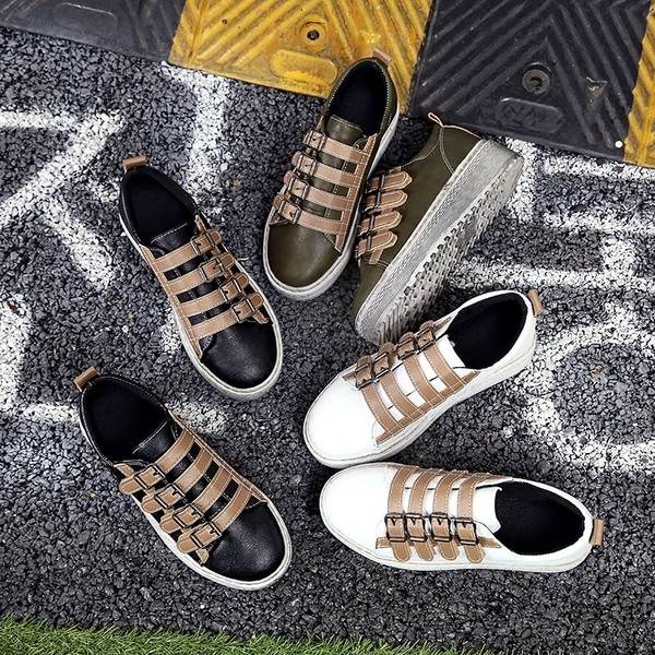 Περιστασιακά γυναικεία παπούτσια με πολύ ενδιαφέρουσα στερέωση και ψηλή σόλα